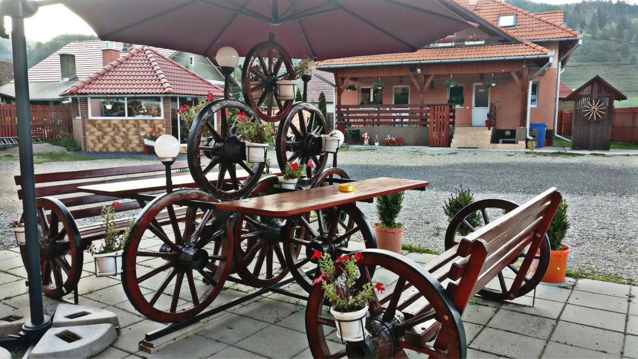 Bed and Breakfast Picnic Panzio Lunca de Sus Zewnętrze zdjęcie